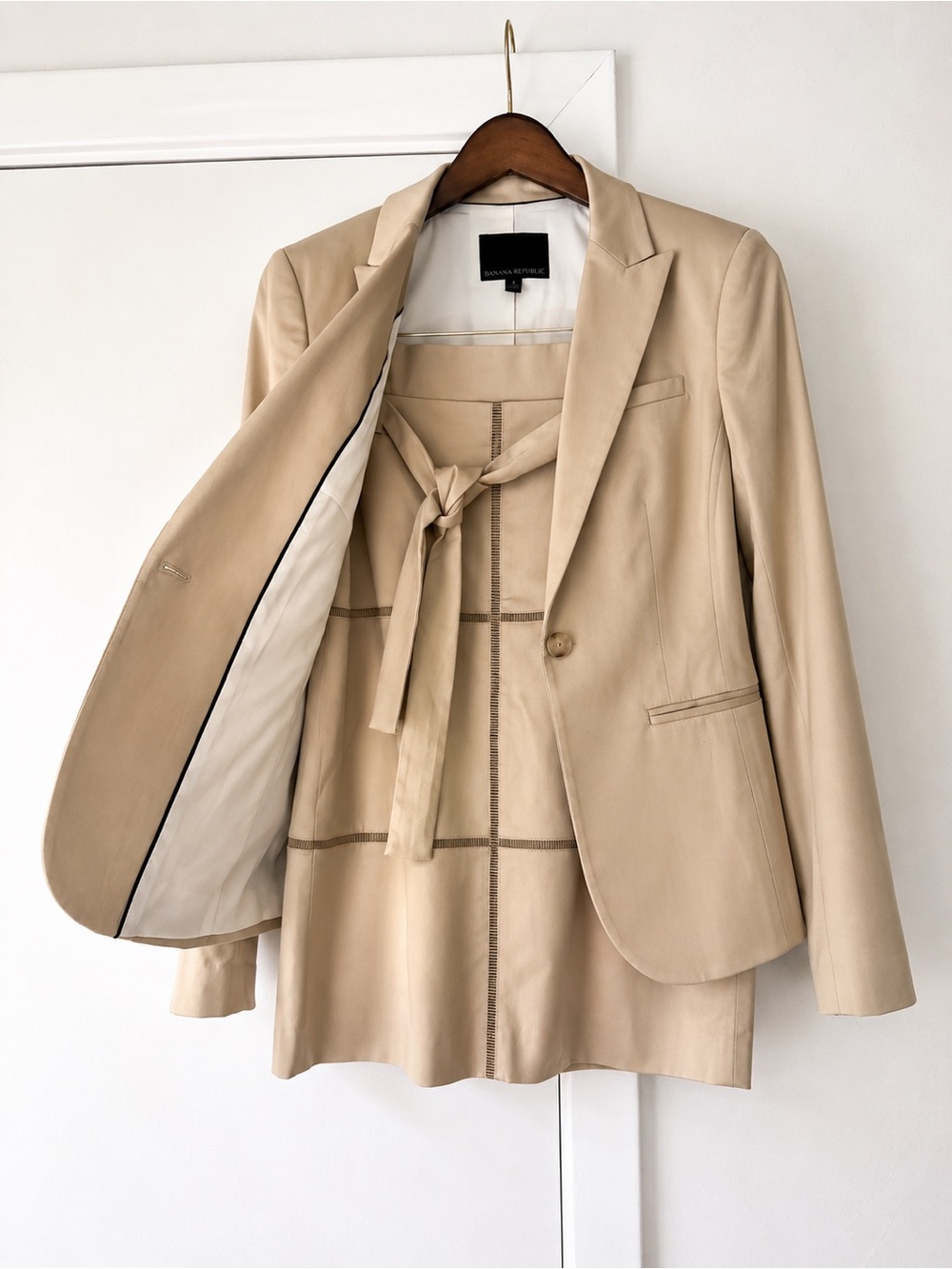 🧥Banana Republic Beige Pencil Skirt & Blazer Suit Set Size 4👩🏼💻 - Picture 3 of 7